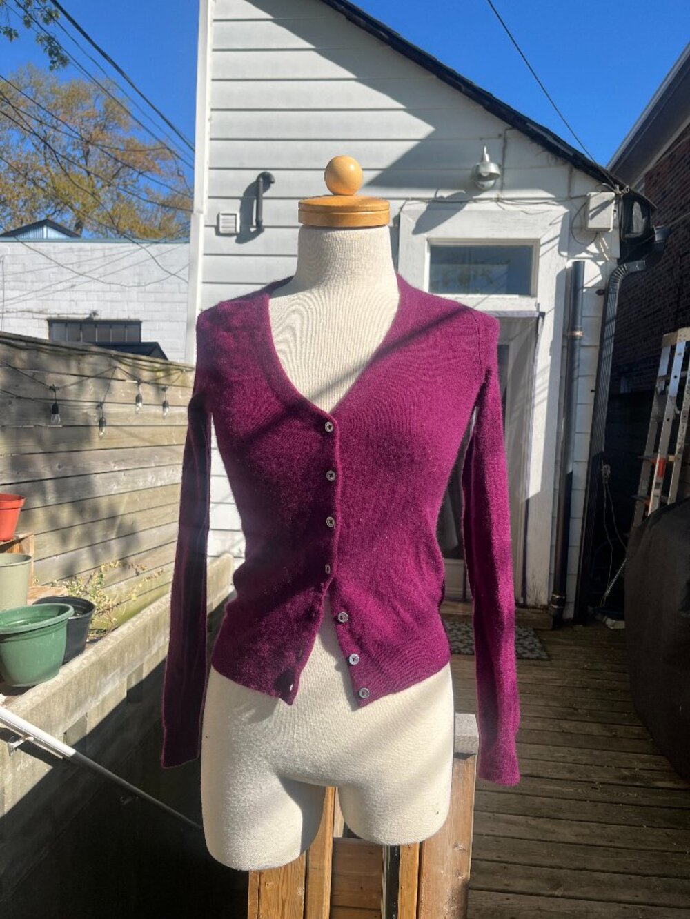 100& Cashmere Magenta V-neck Button-up Cardigan